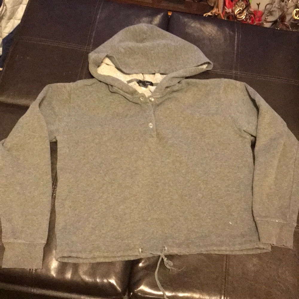 Vintage Moda International cropped gray sweatshirt
